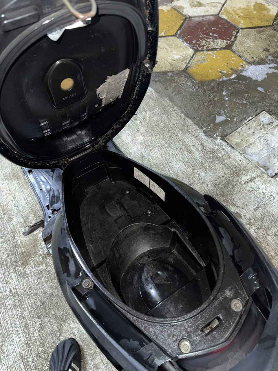 السلام عليكم
سكنس نثيه 140 للبيع الدراجه نضيفه مناقصها أي شي مسويلها ادامه كاملة
باتري جديد
سلف جديد
كابريتر جديد
كلجات امامي خلفي مال تفصيخ
قايش اصلي الرياضي
السعر 500 وبيها مجال
***********
العنوان بغداد سبع ابكار
