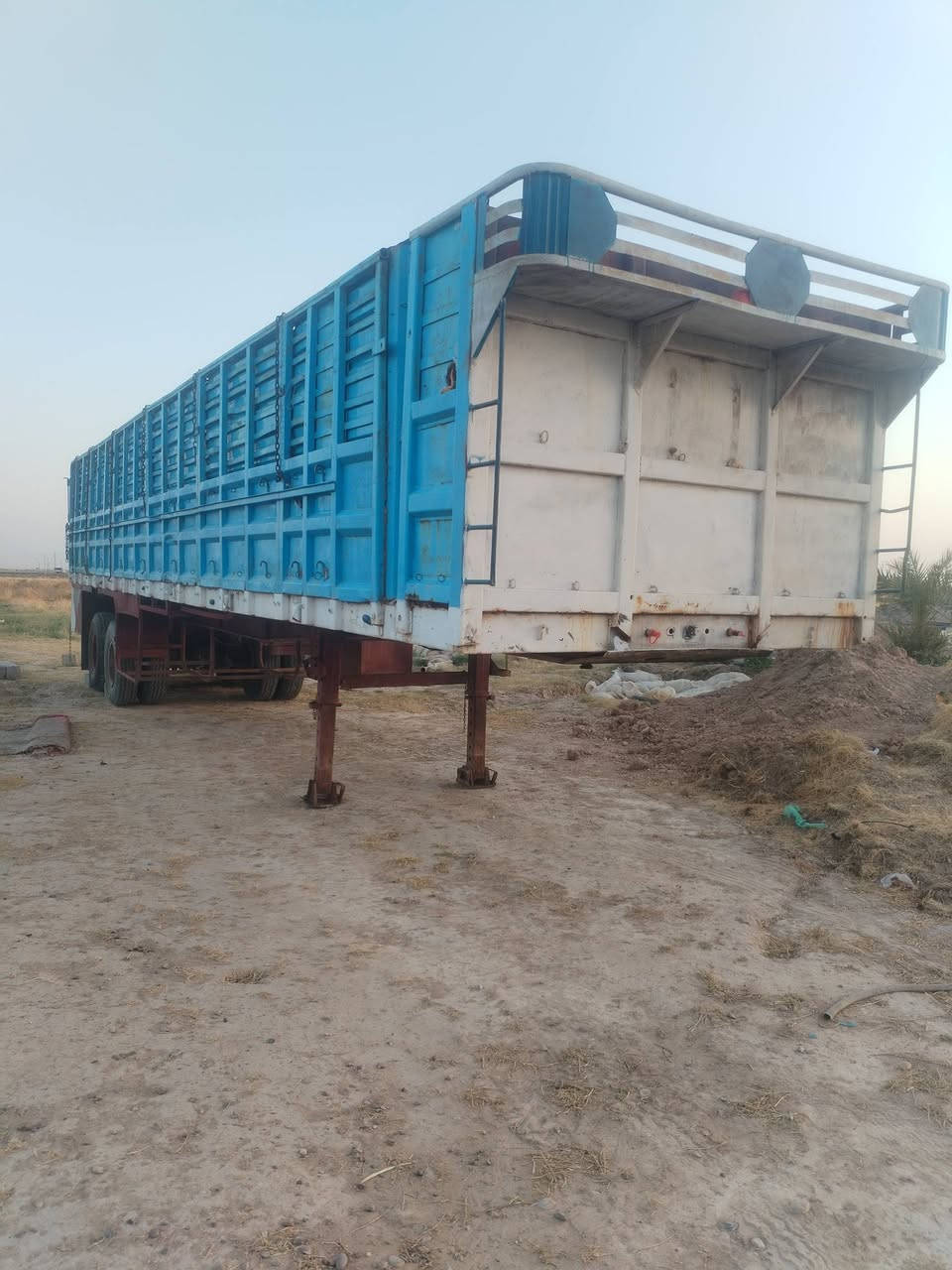 السلام عليكم
عربانه للبيع
طول 12 ونص
ارتفاع 170
مجموعه براد
دناكير اكسلات
شاصي 16
السعر 50 وبيه مجال
*********** مكان العربانه سامراء
