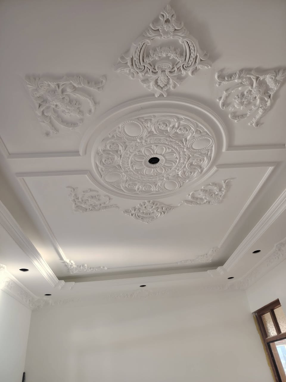 السلام عليكم ورحمة الله وبركاته
ليكتمل جمال بيتك 🏠🏚
نقدم لكم احدث الديكورات جبس بورد وارقى التصاميم وإبداعات في عالم الديكور دقه فالعمل وسرعه بالأنجاز و بأسعار تنافسيه 🔥
👈شيبورد
👈بديل الحجر
👈 بديل الخشب
‏👈بديل الرخام 
👈 ديكورات جبس أمبورد و بوكسات أناره مخفية 
‏👈 أسقف فلات جبس أمبورد
‏👈 فواصل جدران و أرفف وقواطع 
‏👈 ديكورات شاشات

نقوم بجميع الديكورات للمنازل و الشقق والمحلات التجااريه 
للأستفسارتواصل على الأرقام التاليه:👇
***********
***********
