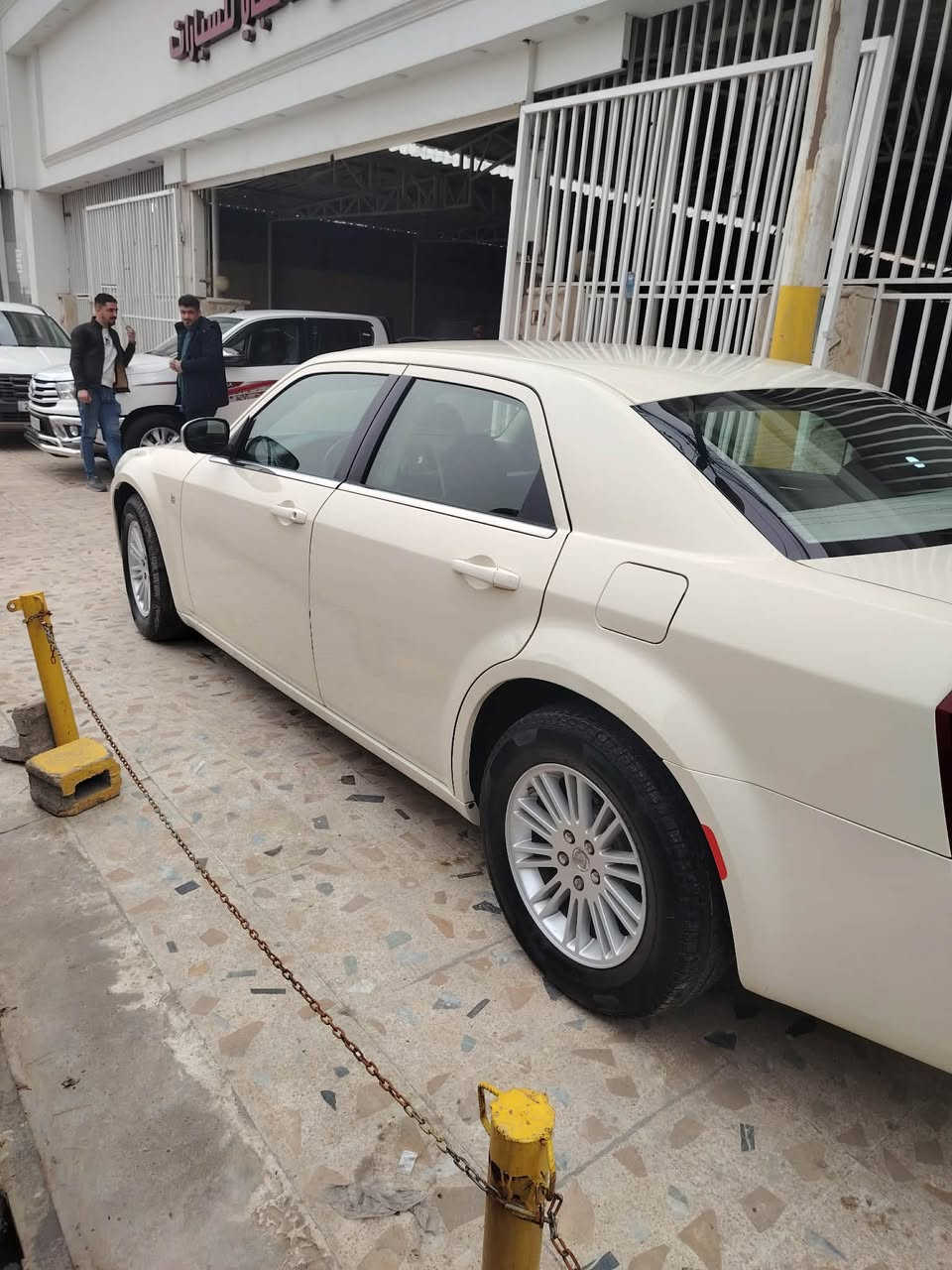 السلام عليكم
للبيع 
السعر 118 وبيها مجال 
اوباما 2009 
موصفات معروفها 
منضومه زينون 
طخم جديد
تواير جديد 
مكينه 2700 شرط مال كصه 
نطيك مكينه وكير شرط 
السياره مامشتغله على خط 
السياره ماشاءالله حيل حلوه احلا من الصور 
مصروف عليه خير من الله 
ضرر فقط نص باب وكارت فوك لايت 
مكان السياره موصل الايسر 
***********
