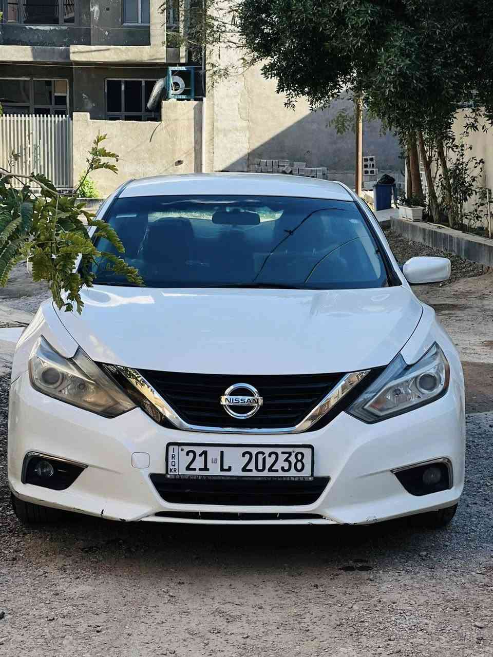 السلام عليكم 
نيسان التيما 2017 
الموصفات 
تحكمات ستيرن 
كامرة خلفيه 
حساسات 
كشن كهرباء 
ماشيه 100 mi
السيارة حادثها جاملغ وباب رش فقط بدون إرباك بدون دواخل 
السيارة كير مكينه صدر جاهزة من كلشي مابيها  نقص برغي 
رقم سليمانيه هزة وسنويه ورقم جديد 
صور الحادث والسونار مرفق 
العنوان ديالى بعقوبه 
السعر 125 وبيها مجال للطيبين 
رقم الهاتف ***********
