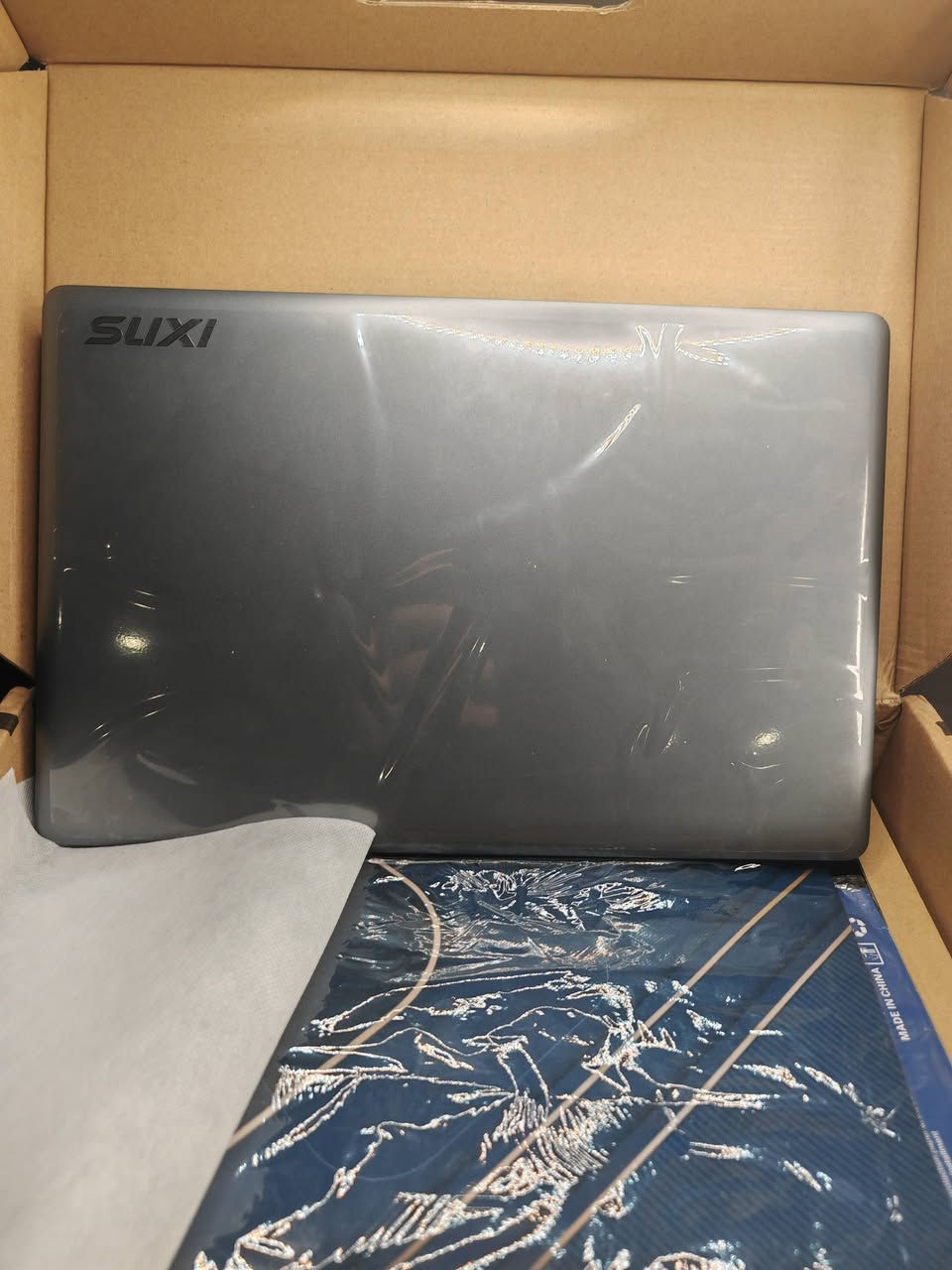 لابتوب بهذا الشكل، جديد غير مستخدم بعده بالكارتون،كامل مع الشاحنة والماوس، اخوان للامانة ما اعرف بيهن ولا اعرف المواصفات، بس ابيعلك قطعة جديدة، شوف الصور زين وابيع لاعلى سعر وبالعافية
يوجد توصيل لجميع المحافظات ***********
