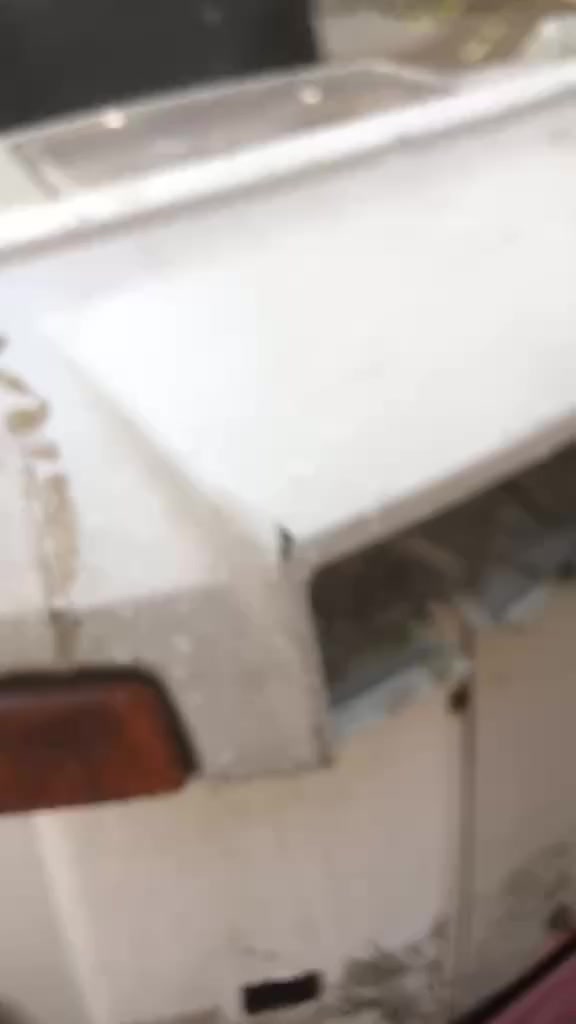 السلام عليكم ورحمة الله وبركاته
ماطور ياماها فول شرط المكينه  اشاير يمين او يسار شغالات 
السلف شقال بس يحتاج باتر ي الماطور بي خلل الزنجيل  مكطوع يعني  يحتاج زنجيل  الماطور  فول شلعه فول  بس يحتاجلو  زنجيل  للمراوس اب ماطور شحن  أو بانزين  العنوان حي انتصار 30 ملاحظة  انتا تجي


**إذا كنت صاحب هذا الإعلان وتريد حذفه لأي سبب، رجاءا أرسل رسالة إلى الدعم الفني**