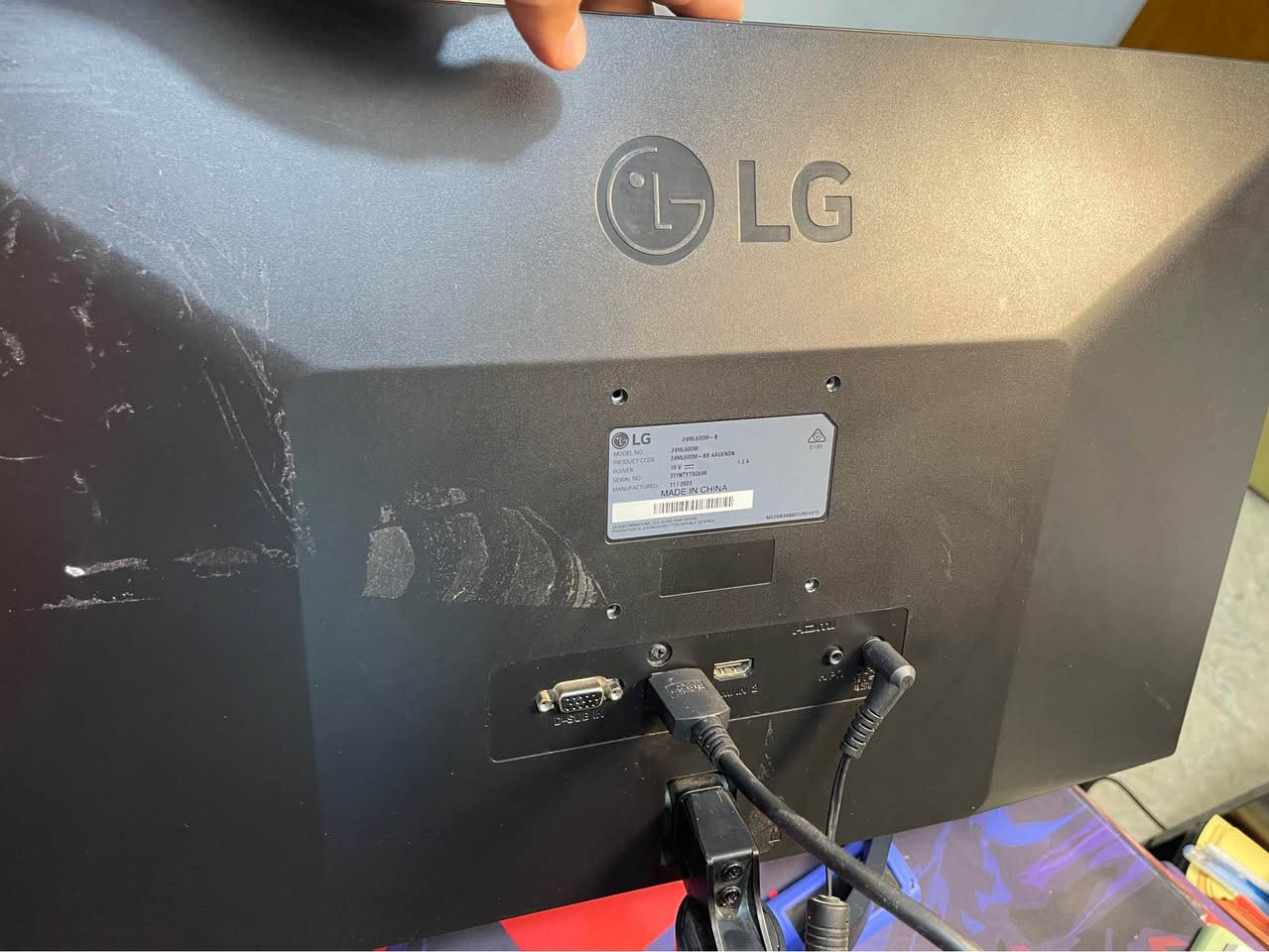 الشركة المصنعة: LG
* الموديل: 24ML600M-B
* رقم المنتج (Product Code): 24ML600M-BB.AAUENSN
* حجم الشاشة: 24 بوصة
* نوع الطاقة المطلوبة: 19 فولت - 1.3 أمبي

* دقة العرض: Full HD (1920×1080)
* نوع اللوحة: IPS
* معدل التحديث: 75Hz
* يدعم AMD FreeSync
* يحتوي على منفذي HDMI ومنفذ D-Sub (VGA)
* يدعم تثبيت الحائط VESA 75×75 

ملاحظة بدون كارتون فقط شاشة والمحول بغداد, العراق


**إذا كنت صاحب هذا الإعلان وتريد حذفه لأي سبب، رجاءا أرسل رسالة إلى الدعم الفني**