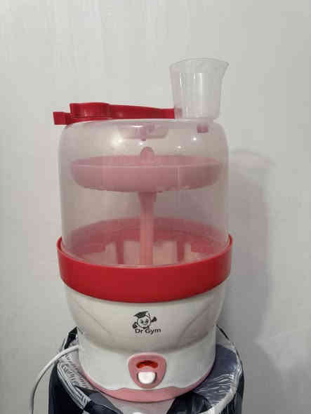 كريكوت نضيف كلشش اخو الجديد يصير كرسي وهزاز وموسيقى ووياه ناموسيه مالته ودوشك سعر 45 الف
كله ناموسية هرمية تول مال جربايه كامله هيه وستاندها 15 الف
معقمه ممات بالبخار تاخذ 6 ممات نظيفه كلش 20 الف 
حمالة طفل اصلي امريكي ماركة 5 الف
مكاني طويريج كربلاء وعندي خدمة توصيل
***********
