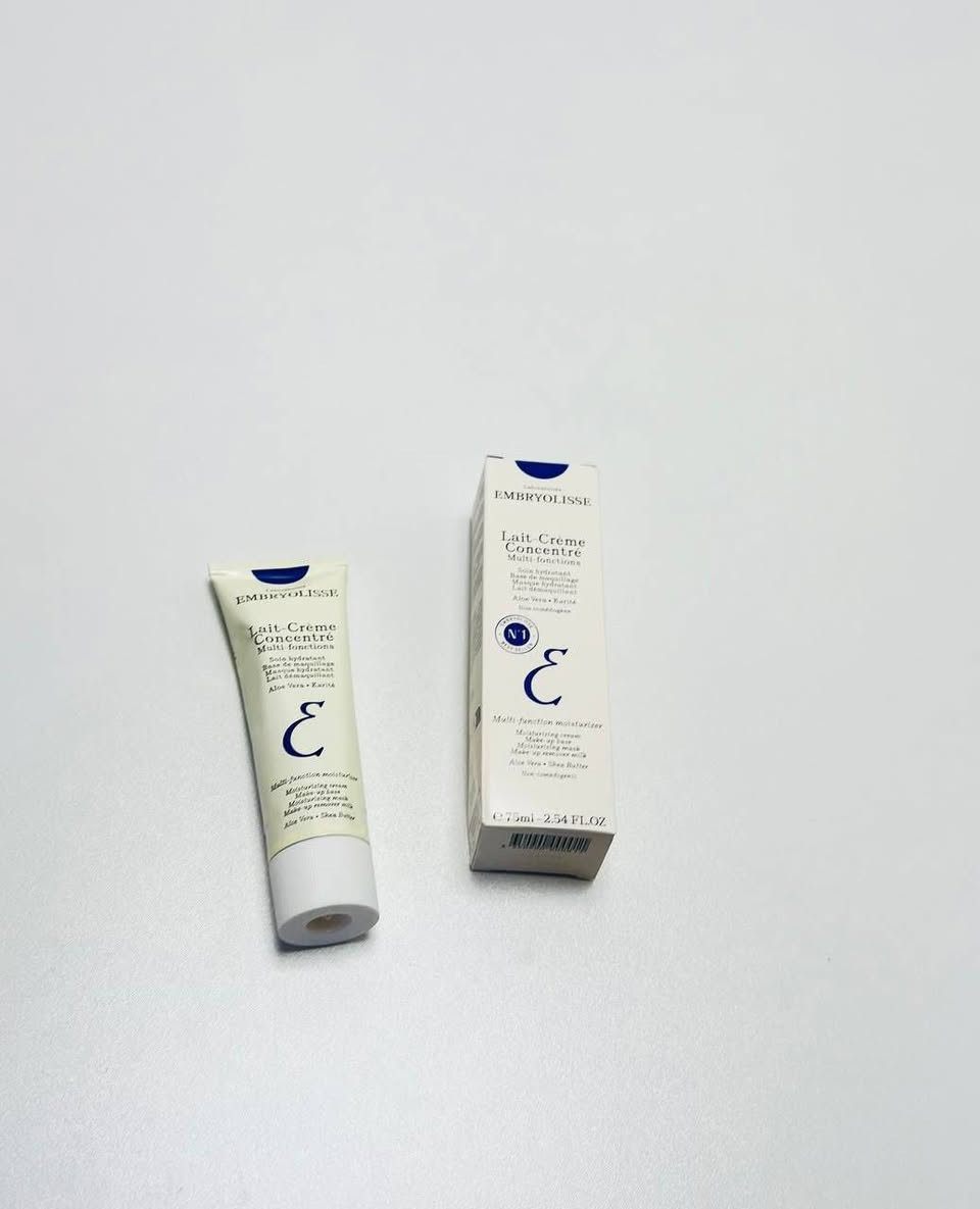 Embryolisse Lait-Crème Concentré هو مرطب متعدد الوظائف للعناية بالبشرة، ويُعرف بكونه منتجًا مفضلًا لدى خبراء التجميل وفناني المكياج. 
معلومات عن المنتج:
الاستخدامات المتعددة:
يمكن استخدامه كمرطب يومي، برايمر للمكياج، مزيل مكياج، قناع مرطب، أو حتى كعناية بعد الحلاقة. 
التركيبة:
غني بالمكونات الطبيعية مثل الصبار، زبدة الشيا، وشمع العسل، بالإضافة إلى الأحماض الدهنية الأساسية والفيتامينات. 
الفوائد:
يرطب ويغذي البشرة بعمق، ويساعد على حمايتها من العوامل الخارجية، مما يجعلها ناعمة، نضرة، ومشرقة. 
مناسب لجميع أنواع البشرة:
تركيبته خفيفة وغير دهنية، مما يجعله ملائمًا للاستخدام على جميع أنواع البشرة، بما في ذلك البشرة الحساسة.

السعر خاص 🤍

توصيل كافة محافظات العراق 🚗

#امبريوليس #مرطب #برايمر #Embryolisse #مكياج #بنات #عراق #بغداد #نجف #توصيل #جمال #مكياج


**إذا كنت صاحب هذا الإعلان وتريد حذفه لأي سبب، رجاءا أرسل رسالة إلى الدعم الفني**