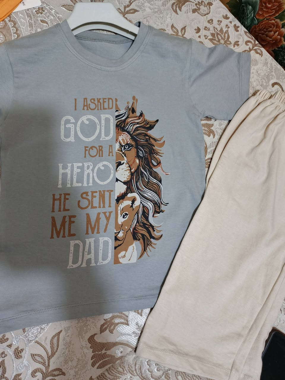 تراك ولادي الخامة تركية  🇹🇷 
قطنية فووول ليكرا مكفولة. 
قياسات 4.5.6.8.10
السعر ٧الف 
يتوفر خدمت توصيل لجميع المحافظات


**إذا كنت صاحب هذا الإعلان وتريد حذفه لأي سبب، رجاءا أرسل رسالة إلى الدعم الفني**