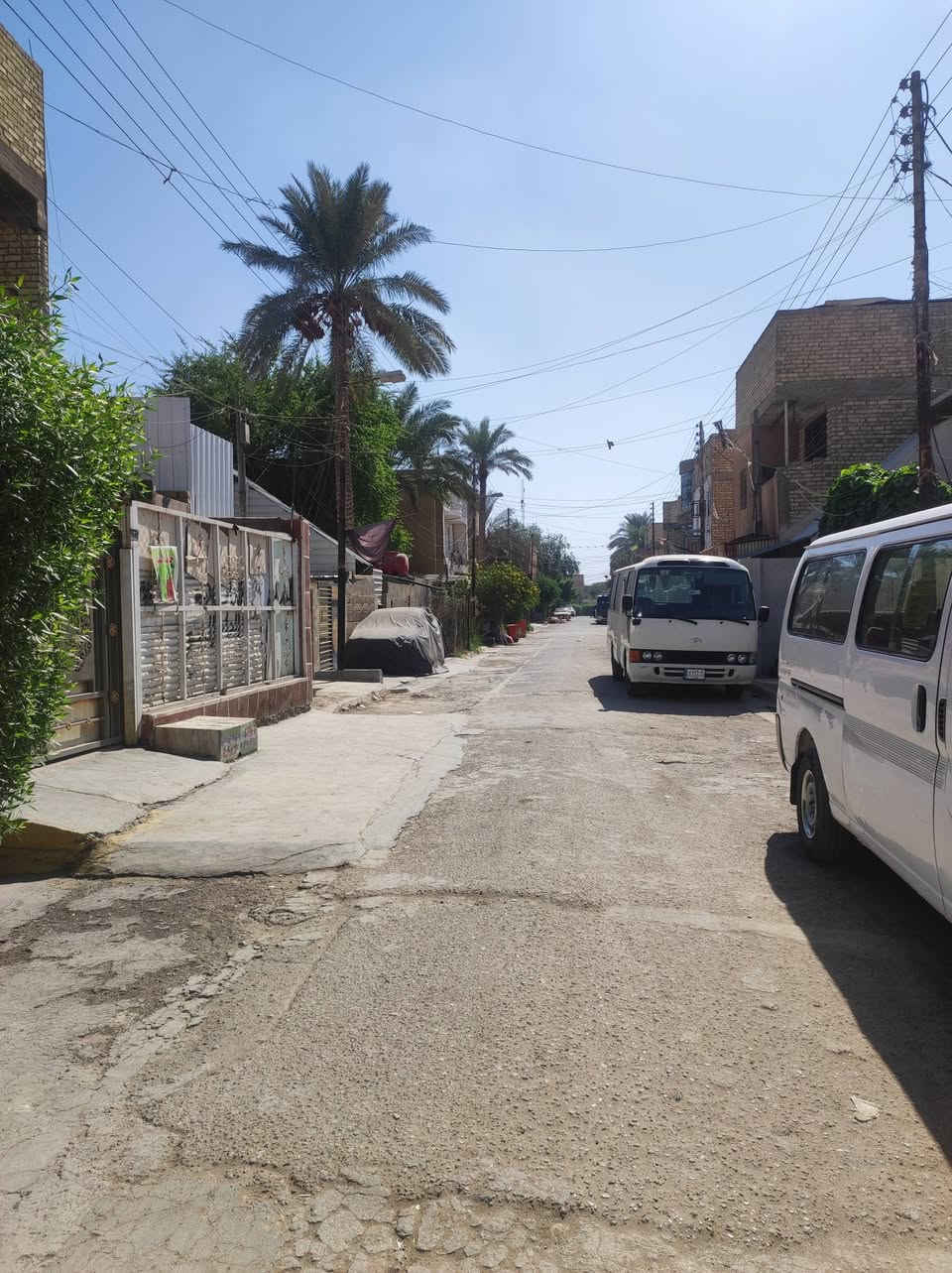 السلام عليكم بيع مساحه ١٢٠م تقطيع من٢٠٠م للبيع عنوان بغداد الشعب بالجزائر  للاستفسار اكثر الاتصال ع الرقم هذا 
***********
