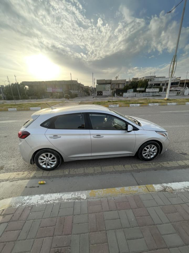 السلام عليكم
اكسنت 2019 للبيع وارد كندي ماشيه ١٣٦ الف كم (٨٥ الف ميل )رقم اربيل تحويل ثاني يوم .حادثها حافه بنيد بدون ايرباك و صار  بيها بارد بسيط بالجاملغ بدون صبغ .

-شاشه جبيره ابل كار بلي واندرويد اوتو

-كامره خلفيه 

-كشنات تدفئه 

-فول تحكم ستيرن 

السعر ١٠٣ وبيها مجال 

مكانها الفلوجه 

 ***********
