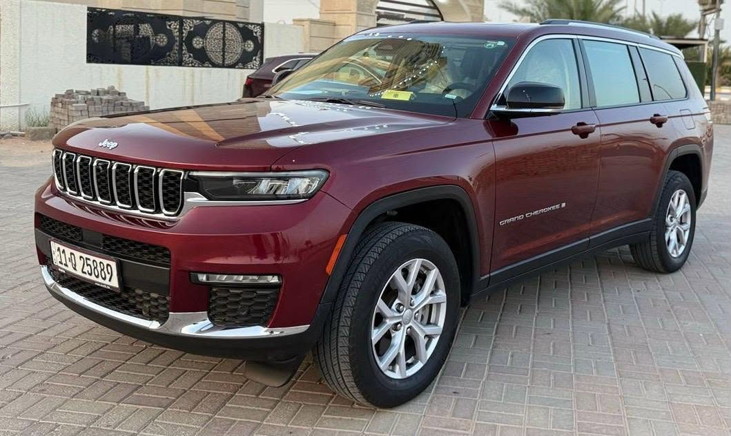🚘 للبيع جيب جراند شيروكي L ليمتد 2022 🚘

🔹 الموديل: 2022
🔹 اللون: ماروني
🔹محرك 6 سلندر 
🔹 العداد: 74,741 ميل (حوالي 120 ألف كم)
🔹 7 ركاب (ثلاثة صفوف)
🔹 فتحة سقف بانورامية
🔹 شاشة كبيرة وكاميرا وحساسات
🔹 مقاعد جلد لون بيج بحالة ممتازة
🔹 السيارة وارد ومجهزة تجهيزاً كاملاً
وبيه بعد هواي موصفات 

✅ مكفولة من الفحص
✅ محرك وقير بحالة ممتازة
✅ استخدام نظيف

للاستفسار يرجى التواصل على الخاص أو الاتصال ( ***********)

السعر: (27 الف دولار)
