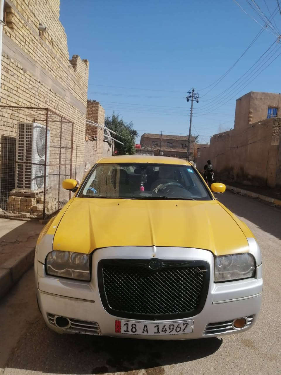 سلام عليكم وبامه 10 صل لبيع بسمي مدوره ثاني يوم مكفوله من ضربه وتبديل سياره كنديه تيرات جدد مكينه وكير خير من الله مصفره هيءه وغرامات خطه نصريه زبير جديد خطه سعر 105 وبيه مجال لشراي مكان سياره لعماره لمجر ستفسار ***********
