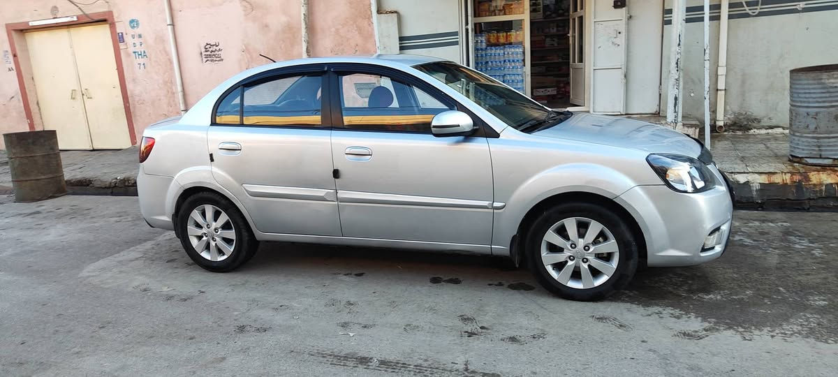 السلام عليكم 
كيه برايد 2010 
ضرر جمالغ خالفي + قبق سندوك مبدل 
محرك 16
سياره فول تومتك 
مري شفط 
حساسات خلفيه 
هتارت كشن 
تبريد 
ستفسار اتصل ع رقم بي واتساب /
***********
