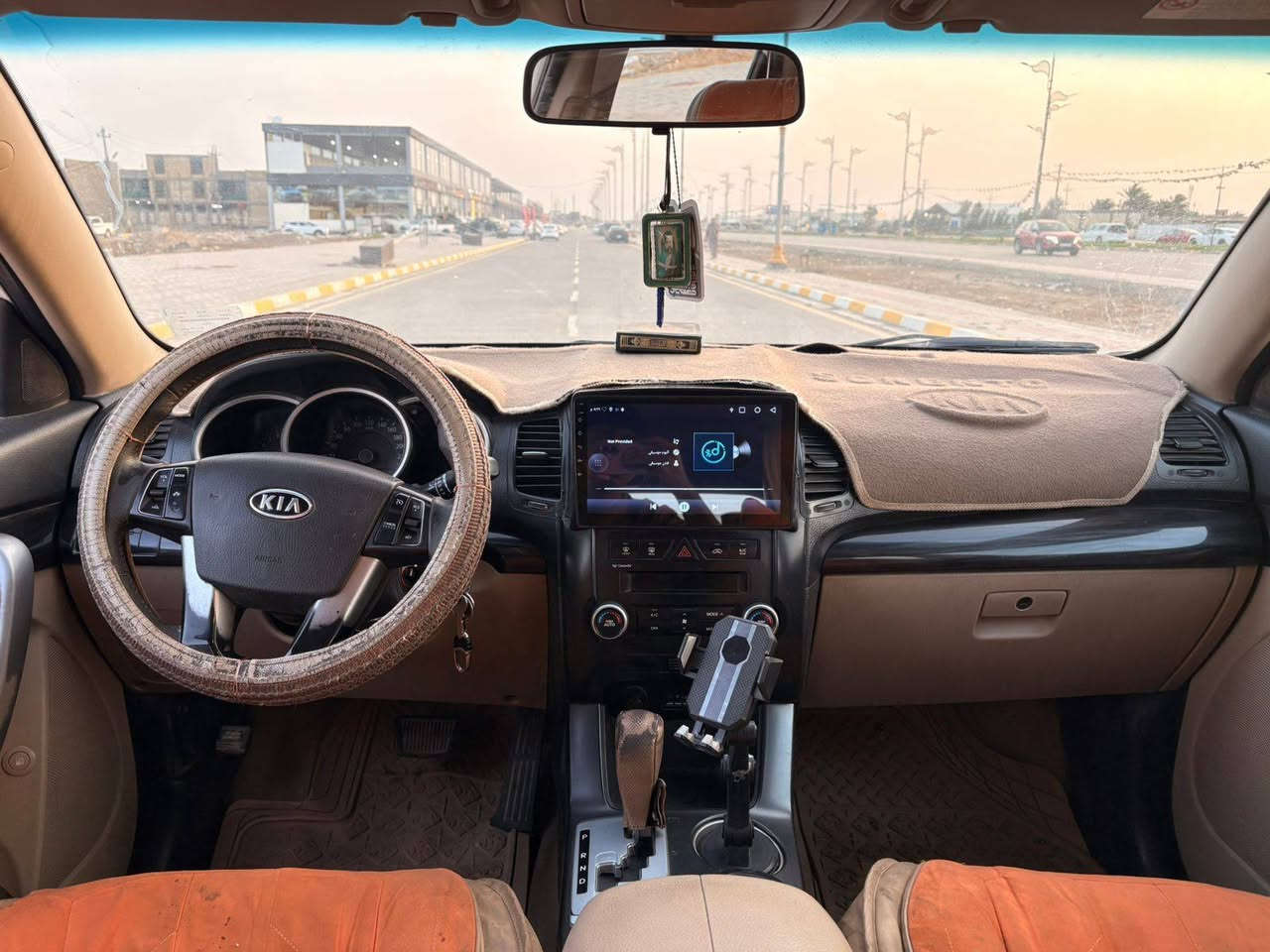 سورنتو وارد خليجي
موديل 2010
فول مواصفات 
مري شفط 
مثبت سرعه 
تخم تايرات أمامي جددد
6سلندر 
بني رومه 
سياره 7 راكب 
كامره خلفي 360 
حساسات 
تبريد 3 قطع 
مكفوله من الضرر 
 للاستفسار على الرقم 
***********
