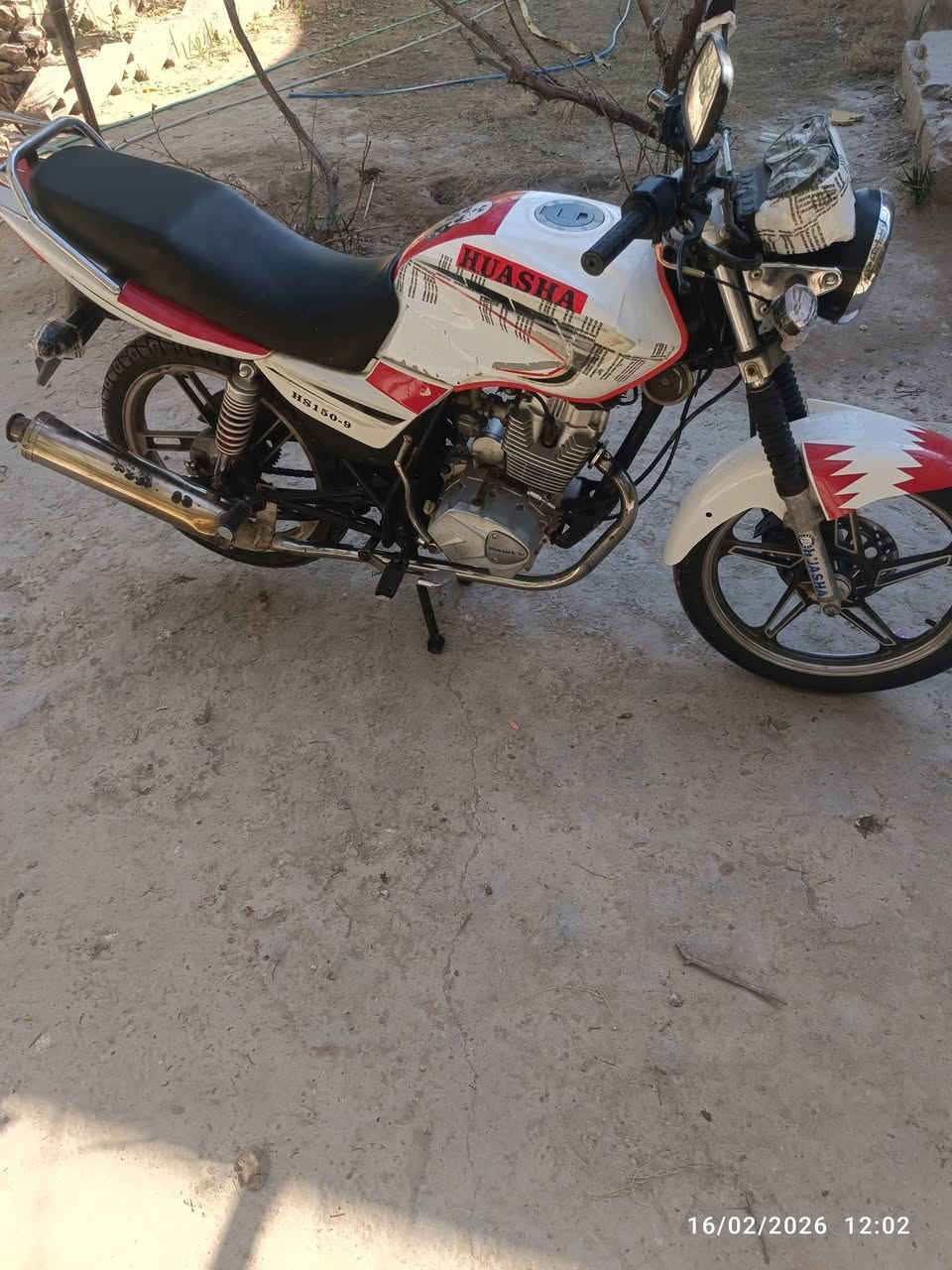 السلام عليكم هيوشه للبيع الدراجه نضيف وجاهزه موديل 17 بيها اوراق سعرها 600 وبيها مجال 
مكاني كرمه/ ***********
