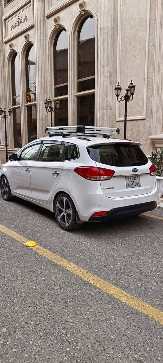 سياره كارينز موديل ١٤
مكفولة سعرها ١٤٥
مري شفط
تحكم جهتين
تبريد قطعتين
مكانها نجف 
***********
