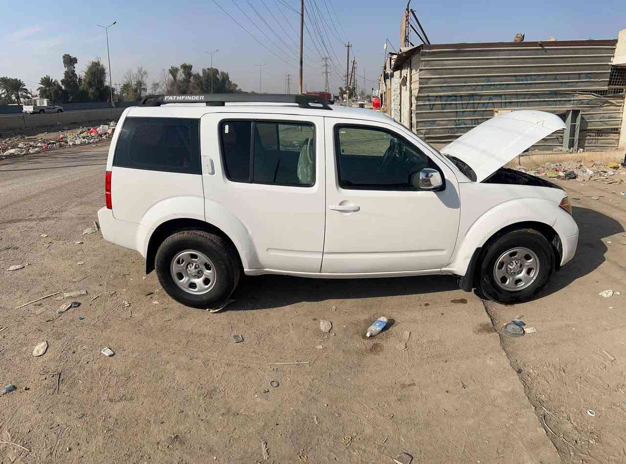 سلام عليكم نيسان بافندر ٢٠٠٦ رقم اربيل شرط التحويل 
السيارة بيهة قطعة وحد صبغ وبيهة حالوب وباقي الكشر نضيف وسليم كير خير من الله تخم تاير جديد صدر امامي خلفي جديد كهربايات كل شغالة ابلادية بدون اي جطل داخل كلش نضيف 
منضومت بانزين ادامة كاملة من القاعدة للنوزلات ابلكات ومجاول جدد مكان بغداد للاستفسار هاذ الرقم وبي واتس اب *********** (للمعلومات المكينة بيهة صوت بس من تحمة يروح الصوت ) السعر ٧٥ وبيهة مجال

