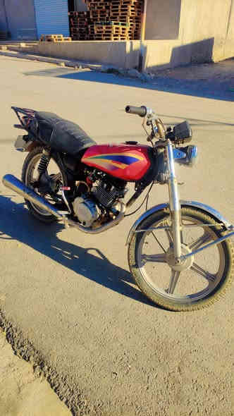 للبيع 5كير شرط نضيف من اول هندر يشتغل وايرمنيه شغاله مابي حس بل مكينه السعر 20050بي مجال ***********هم متواجد عل فيس
