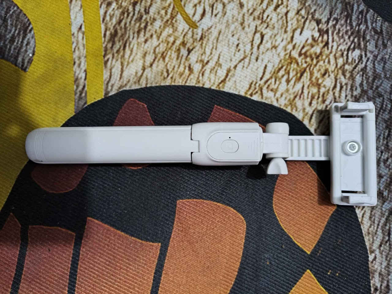 حامل ثلاثي القوائم وعصا سيلفي من شاومي (Xiaomi Mi Selfie Stick Tripod). 
الاتصال: بلوتوث لاسلكي.
التصميم: قابل للطي والتمديد مع دوران 360 درجة.
الطول: يبلغ طولها 19 سم عند الطي و42 سم عند التمديد.
التوافق: تدعم الهواتف الذكية بنظام أندرويد 4.4 أو أحدث، و iOS 5.0 أو أحدث. عمارة, ميسان


**إذا كنت صاحب هذا الإعلان وتريد حذفه لأي سبب، رجاءا أرسل رسالة إلى الدعم الفني**