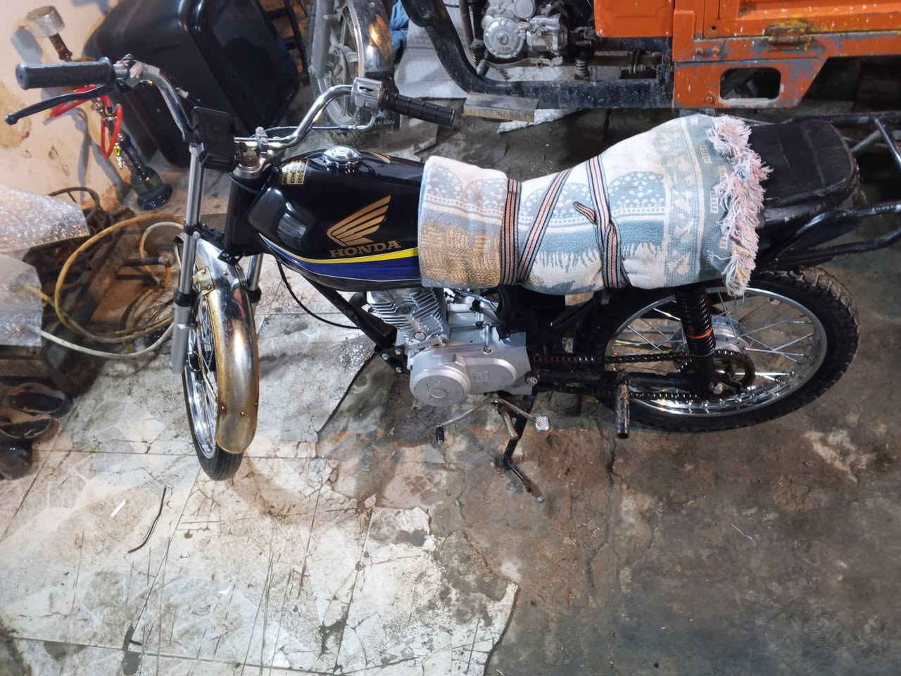 للبيع ادوات كلها تعمير ماعده المحرك فول شلعه مكاني بصره رايدها 500بيها مجال رقمي ***********
