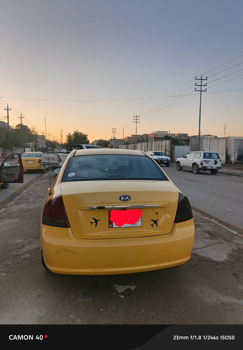 ( بيع مستعجل بيع مستعجل). 
سلام عليكم للبيع سبكترا موديل 2009 وارد أمريكي ضررها الدوسه فقط تبريد ثلج تخم تاير كير محرك خير من الله شاشه جديده رقم الانبار مشروع وطني بسمي السياره مكينه 2000 كير مكينة صدر امامي خلفي كله جديد. 
المكان / ديالى بعقوبه 
السعر / (65وبيه مجال بسيط). 
الرقم الاول / ( ***********).
الرقم الثاني / ( ***********).
