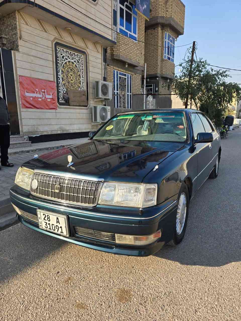 السلام عليكم 
راس الثور فلات موديل 95 رقم نجف دولي بسمي تحويل مباشر  لون اخضر زيتوني مكفوله من الكص ونقل الجثه والرسميات محرك 3000 تبريد ثلج شاشه حداديه كلها جديده تخم تاير جديد مصبوغه عام للجماليه 
سعر 95 بيها مجال قليل  مكاني السماوه 
للتواصل ***********
