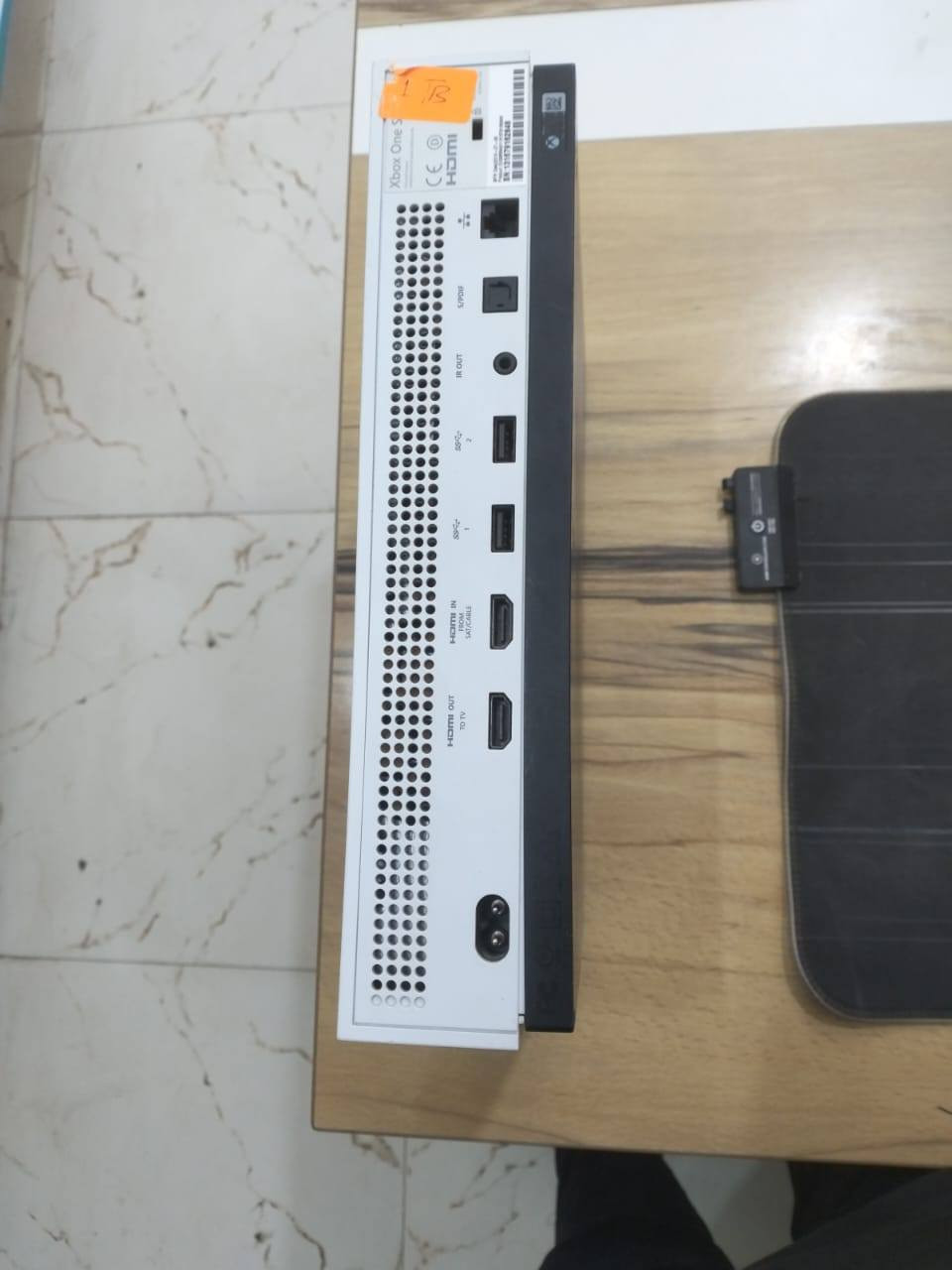 4 قطع اكس بوكس ون اس 
قطعتين حجم الهارد واحد تيرا 
و قطعتين حجم الهارد 500 كيكا 
سعر الواحد 110 الف
والي يريدهن كلهن السعر يختلف 
التواصل واتساب ***********
