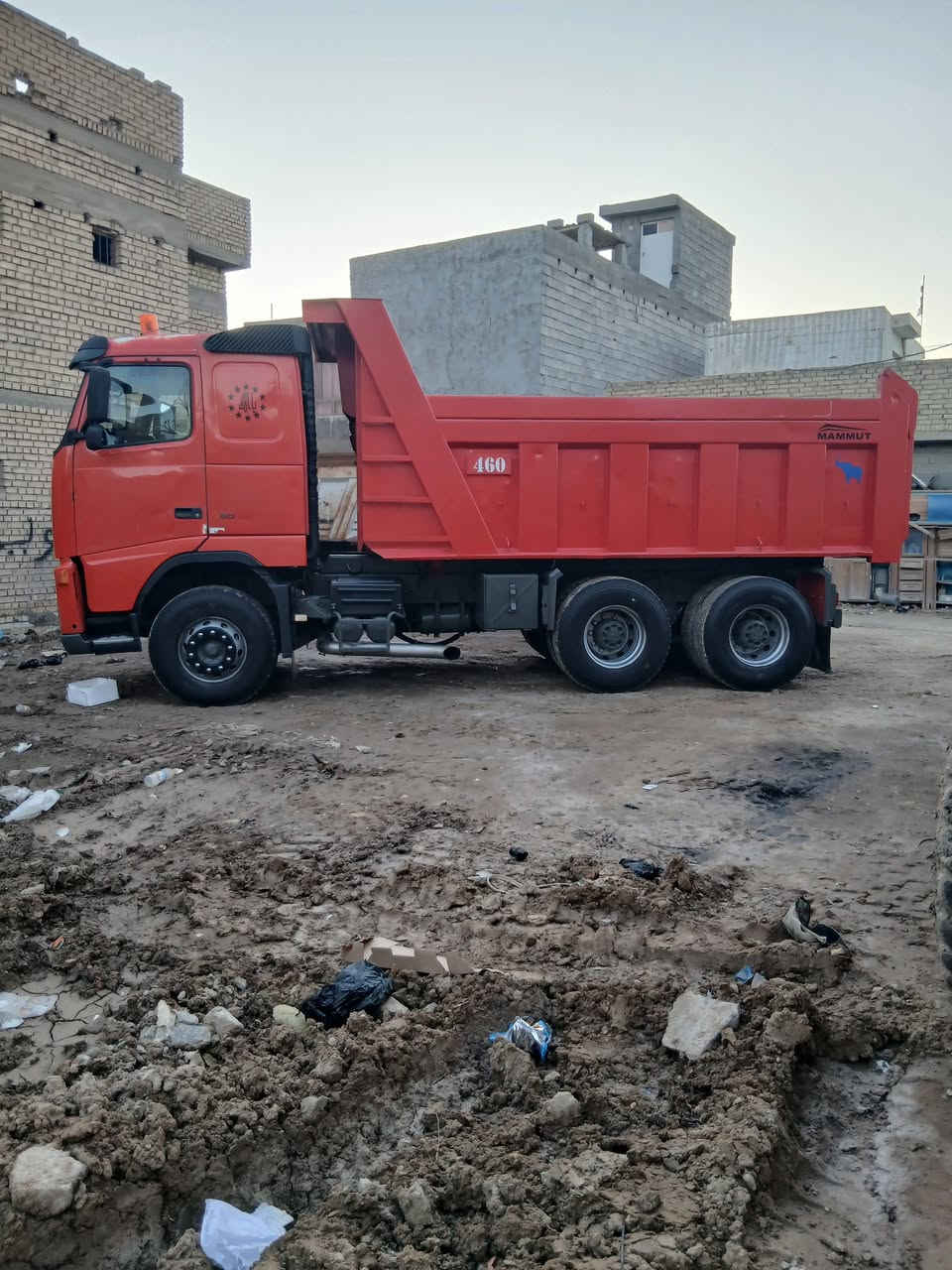 سلام عليكم للبيع فالفو FH موديل 2003 مكينه 460 كير 3/3 مجموعة النكي سياره جاهزه للعمل مكفوله اتصال على الرقم ***********
