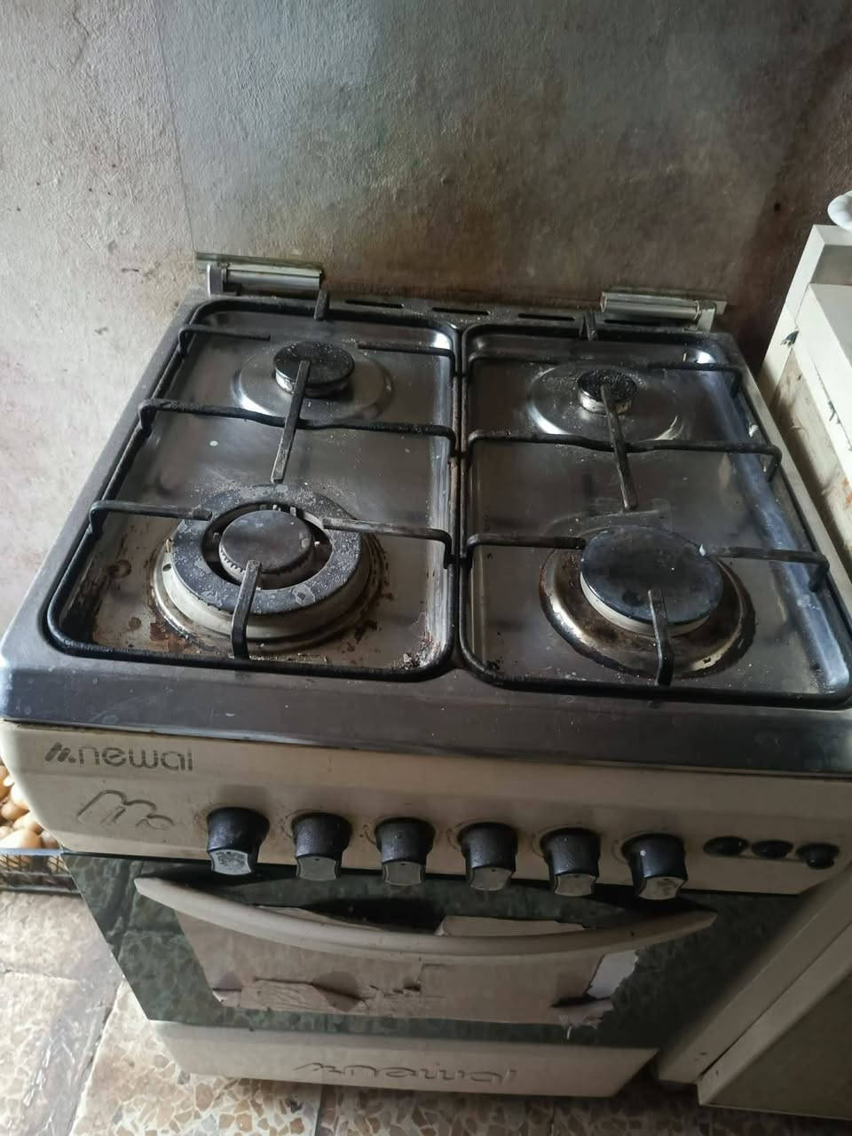 طباخ نوال سعره 100الف وبي مجال بسيط ***********
زراعي حي نيسان
