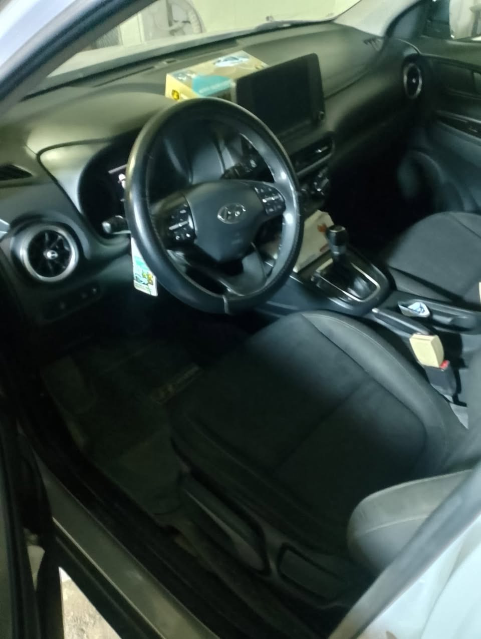 السلام وعليكم كونا موديل 22 وارد امريكي سياره بدون حادث فول عده الفتحه لون سمنتي رقم بغداد بسمي مابيها اي نقص سعر 165 وبي مجال *********** مكاني بغداد الشعب
