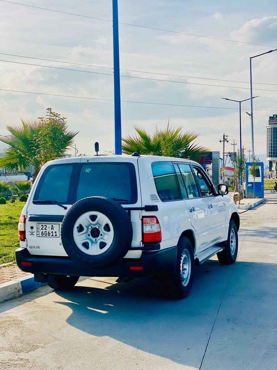 مونيكا سلك فول عادي
بيه رشات صبغ بسيطه 

رقم اربيل انكليزي 

بيه منضومه غاز 

موديل 98

مكان السياره نجف

سعر ١٢٥ وبيهه مجال 

رقم صاحب السياره ***********
