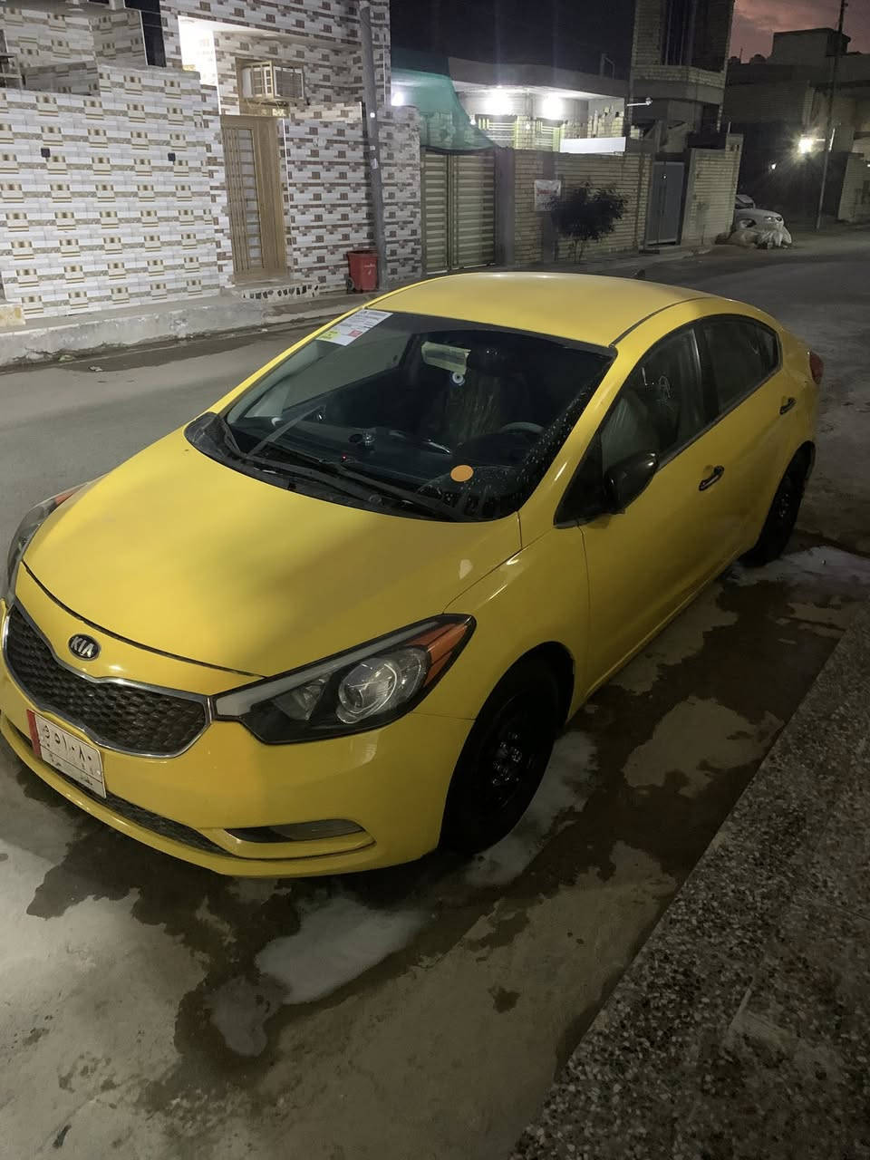 سلام عليكم كياء فورتي موديل 2014  وارد امريكي حادث جاملغ خلفي مكينه 2000 كير مكينه ميكانيك كله جديد تدفئه تبريد خير من الله مواصفات نص فول كامره وسط امرايات شفط السعر 100 وبيها مجال الهاتف ***********
