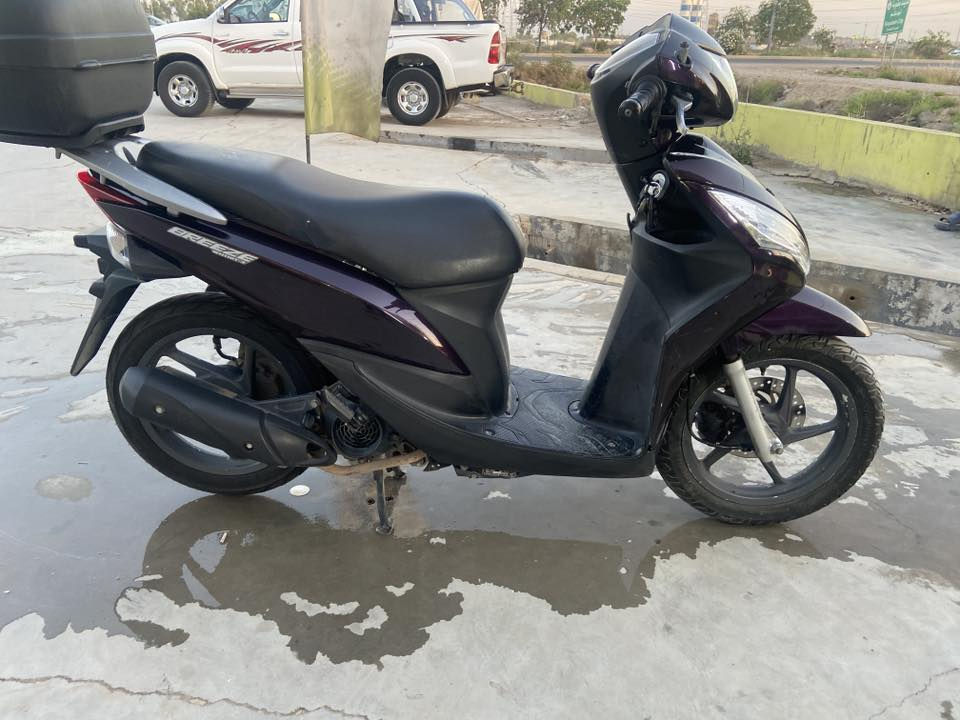 هوندا بريز حديث نوزل فول نظافة مكينة خرسة متنسمع تايرات مبدل جدد كتلوك الشركة بيه  دراجة حلوه وبالخير على الياخذه السعر 13,5$ وبيه مجال حك الجية ومصارله شهرين من نازلة رمبة  للتواصل ***********
*********** هاذ فقط واتساب
