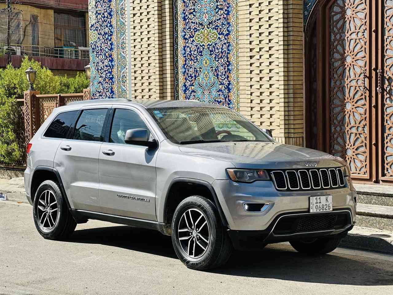 السلام عليكم
السعر 173وبيهة مجال 
جيب شيروكي موديل 2018 السيارة حلوة ونضيفة
صور الحادث مرفقة مع المنشور 
المواصفات 
بصمة ابواب 
بصمة تشغيل 
نضام سبورت 
نضام توقف ذاتي 
نضام ايكو 
مانع نزلاق 
تحكمات ستيرن جهتين 
شاشة جبيرة 
كامرة خلفية دوارة 
وبعد بيهة هواي مواصفات 
السعر 173 وبيهة مجال 
الرقم ***********

العنوان بغداد الرصافة
