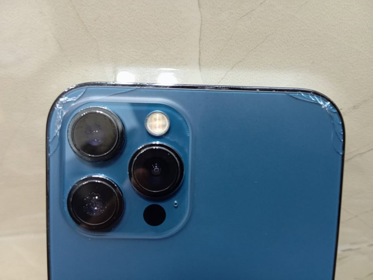 سلام عليكم    آيفون 12برو ماكس
ذاكره 256✅
بطاريه 75 ما يصرف شحن ✅
الجهاز مكفول نضافه 100✅

((جهاز فقط بدل ضهر و بي فطر مثل ما موضح))

تواصل *********** يوجد واتساب
