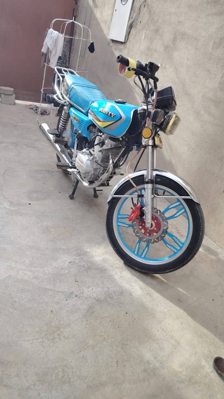 سلام عليكم دراجه سافين  موديل 23 سعر 550 كهربائيات شغاله سلف دراجه نضيفه مكاني حي العسكري ***********
