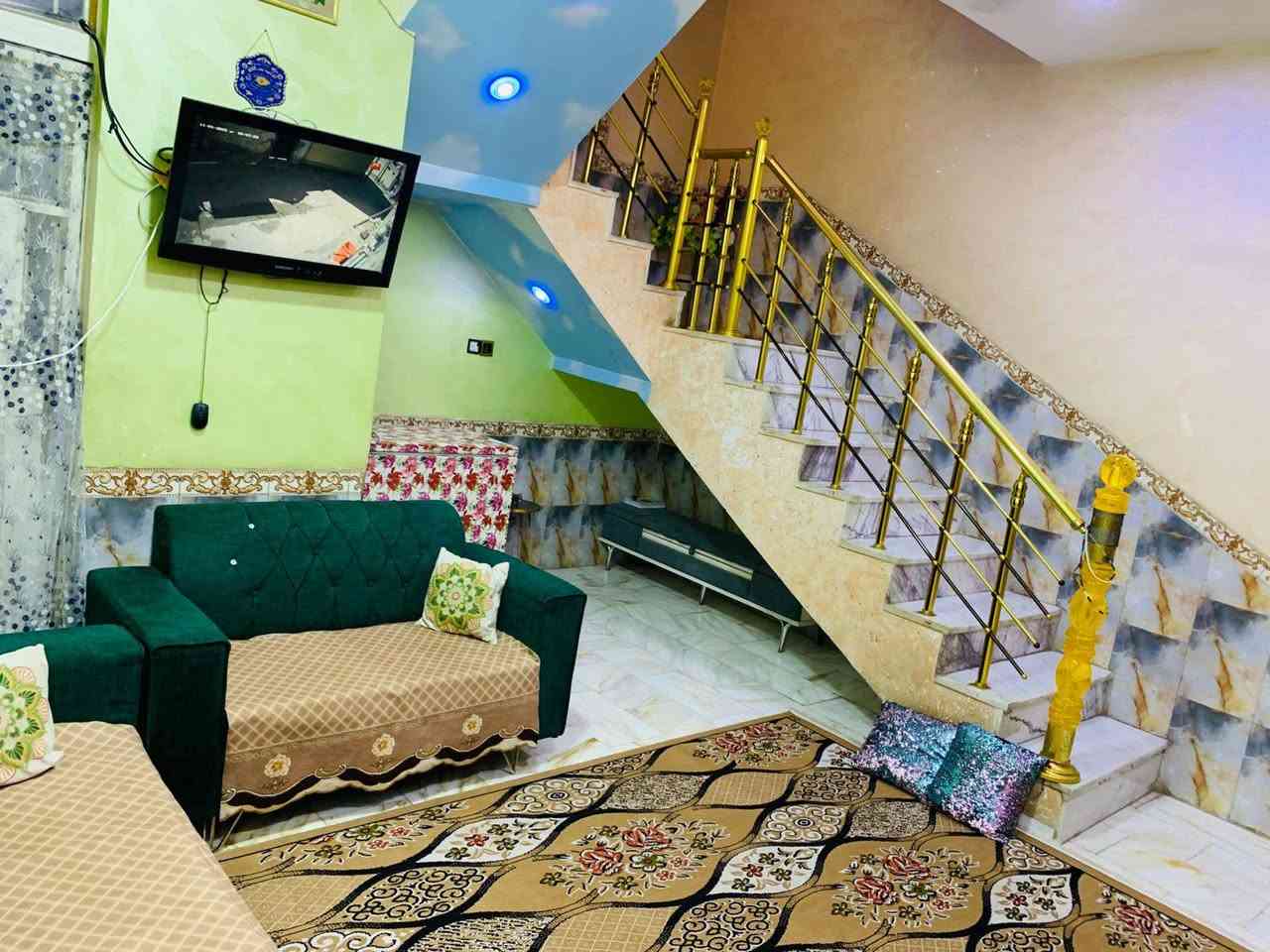 معروض لدينا #للبيع
بيت 100 متر امامي تحفه طابقين حديث مسلح مكون من اربع غرف وصالتين وديوانية ومطبخ وصحيات عدد 2 ، الحي العسكري قرب 1 حزيران السعر 175 ، للإستفسار *********** او زيارة المكتب في الصالحية .

لمتابعة بقية العروض ⬇️
https://www.facebook.com/share/g/1AndfAwNXT/
