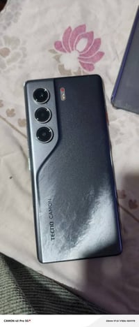 كامون 40 برو • ٢٥٦ • شاشة مكسورة