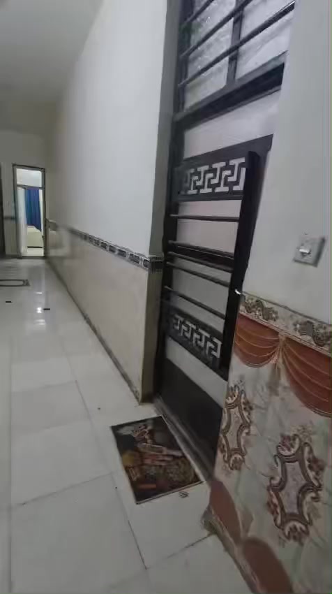 السلام عليكم
بدون دلاليه من صاحبه مباشرتا 
عقار للأيجار ١٣٠ حديث متر مؤثث
الدوره الشارع العام 
غرفتين وصاله كبار 
والمطبخ والخدمات سيراميك 
مدخلين مدخل للاستقبال و مدخل للمطبخ 
مع تأثيث 
طابق اول
منظومة كاميرات 
سخان 
تانكي 
ماطور
و بدون دلاليه 
الدوره البعيثه الشارع العام مقابل مول آدم 
واتس ***********
