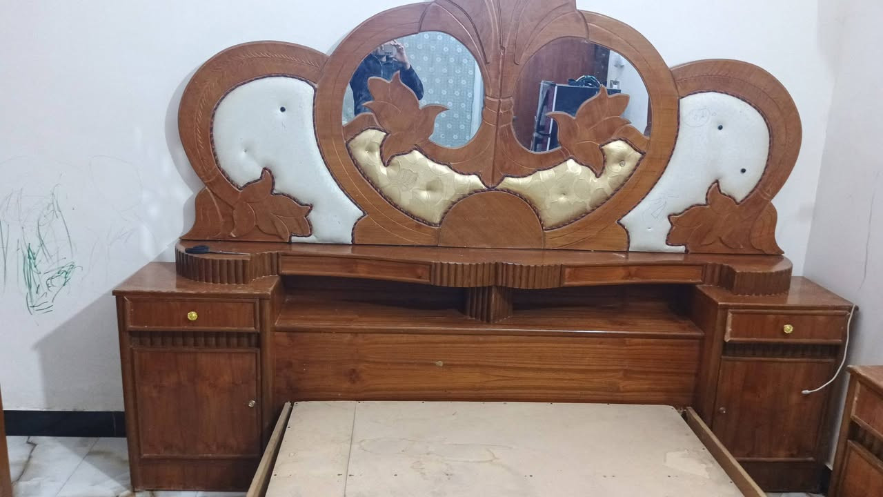 سلام عليكم غرفة تسكام نضيفه بس بسه ملاحضات  400
***********
