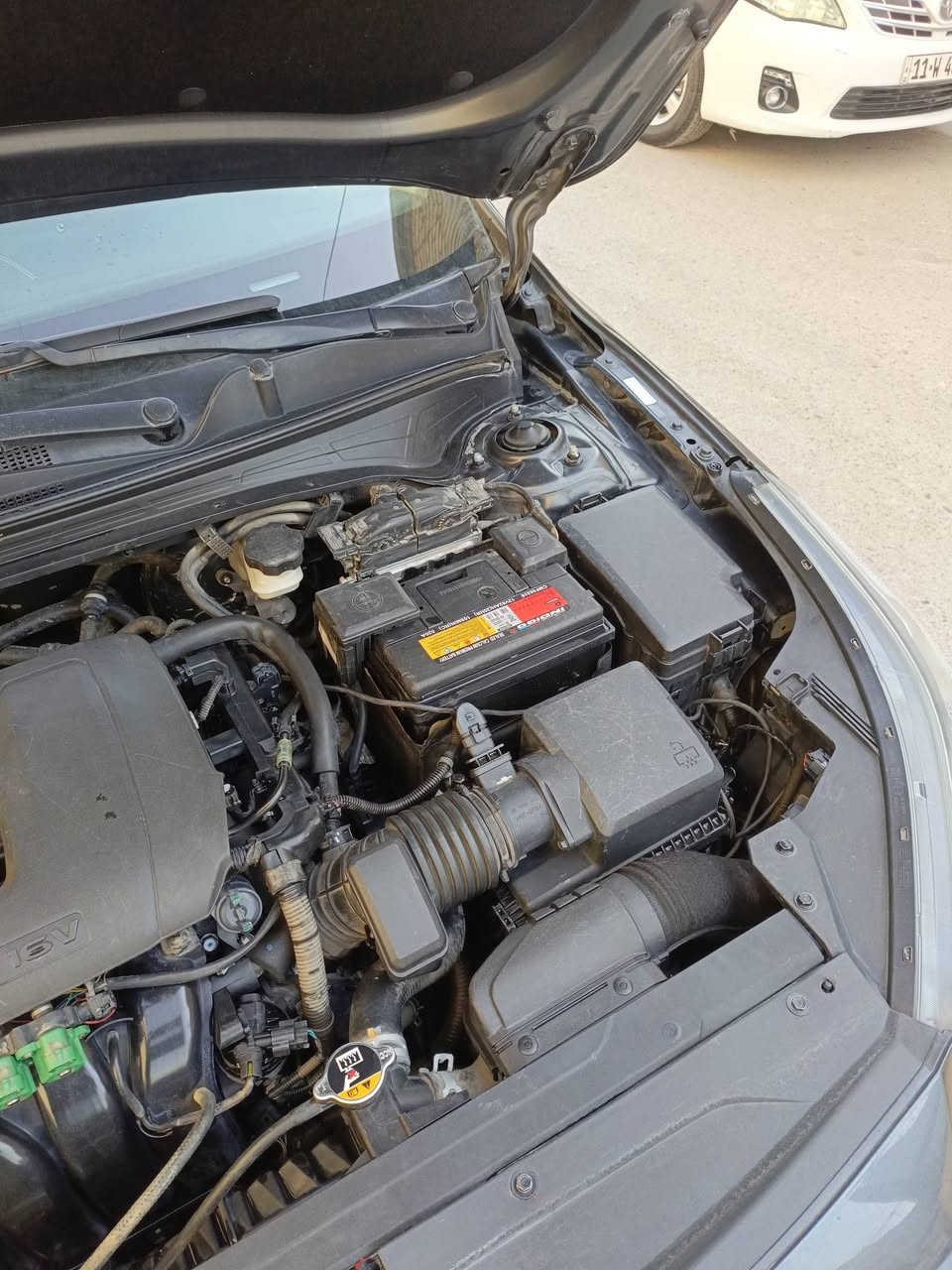 سلام عليكم كيه فورتي للبيع موديل 2020 حادثه جاملغ وشويه من البنيد سياره ليبل واحد كير ومكينه كفاله تخم تايرات جديد دوشمه عامه سياره احلاها من الصور ماشيه 94 السعر 127 وبيه مجال الاتصال بل رقم ***********
