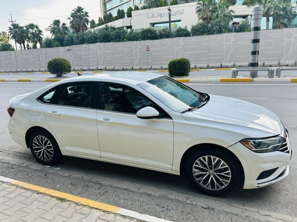 فولكس واجن جيتا 2021
ضرر بيها بونيت صبغ و جامرغ تعديل ايرباك سيستم
رقم الشاصي 3VWC57BU0MM037895
.. مواصفات S   
محرك ١٤ توربو 
نظام توقف ازدحامات A(اطفاء وتشغيل المحرك ذاتي) 
كاميرا خلفية ملون 
تحكمات ستيرن 
مانع انزلاق + نظام Eco تقليل وقود
يو اس بي + بلوتوث
رقم اربيل باسمي
عنوان السيارة : اربيل

سعر / 130 

***********

جيتا 
سپی
موديل 2021 
مواسەفات S
‎مەکینە ١٤ تۆڕبۆ
‎ڕەقەم هەولێر 
131000 KM ڕۆیشتییە
‎بەشەرتی بەناوکردن
‎ڕوبعەک بۆنیتی سبوخە
‎چامڕغی لای سایەق تەعدیلە
3VWC57BU0MM037895 ڕەقەم شانسی 
‎کێشەی حەماوەی نییە
‎شوێن: هەولێر
‎نرخ: 130

***********
