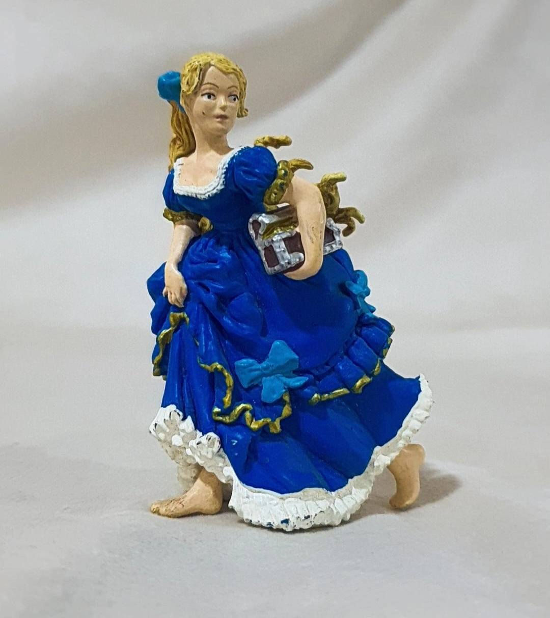 ملوك وأميرات العصور الوسطى اغلب القطع papo 🌱
الاسعار اسفل الصور


**إذا كنت صاحب هذا الإعلان وتريد حذفه لأي سبب، رجاءا أرسل رسالة إلى الدعم الفني**