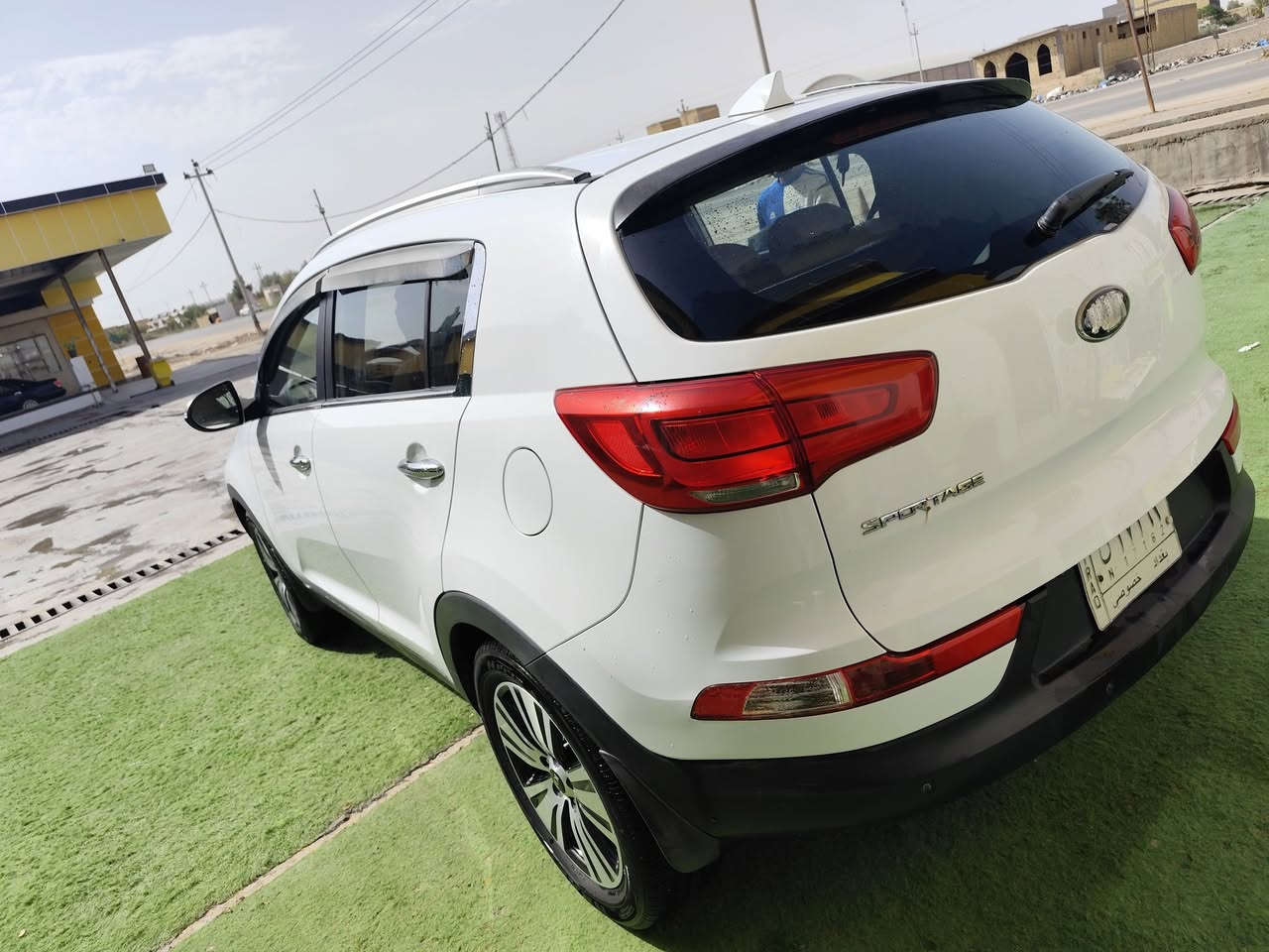 سبورتج ٢٠١٥ خليجي
رقم بغداد الماني باسمي
مكفولة كفالة عامة خالية من الضربة والصبغ والتبديل والبارد
محرك + گير  بدون فتح او تبديل
حدادية + تبريد بحالة جيدة جدا 
محرك ٢٠٠٠ دوش 
ماشية 172 الف كيلومتر قابل للزيادة

المواصفات 
شاشة -كاميرا -حساسات امامية - حساسات خلفية-لايت زنون -كشن السائق كهربائي- ويل كروم- مري شفط -اشاير بالمري -تبريد بيانو - تبريد بالجكمجه - كشنات والارضية جلد  
السعر 155 
مكان السيارة ذي قار- ناصرية
الاتصال على الرقم
***********
