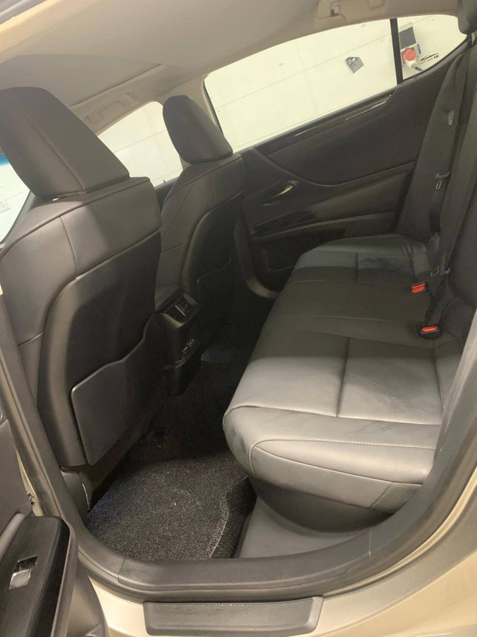 سيارة لكزز موديل 2023 هايبرد ، ES300h,2023, قطعتين صبغ جاملغ امامي يمين و جاملغ خلفي يمين ، ماشية 53198 كيلومتر اوروبي سلايد فول مواصفات كشنات اسود ، للاستفسار *********** وتس اب ، اسيا كورك فقط تغير الكود *********** ، السعر 29000$ بي مجال
