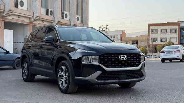 هوندا سنتافی مودئل 2024 1 پارچە سبغ و بوستە ك تعدیل بارد هەیە ئرباگ ستئرن سیتەم داخلی نیە
ماصفات SE بصمە و شغال سندوق شفت و حساس
کوشن کارەبایی و هیتر ......... هتد
سعر 190 مجال 
موبایل *********** اكر
