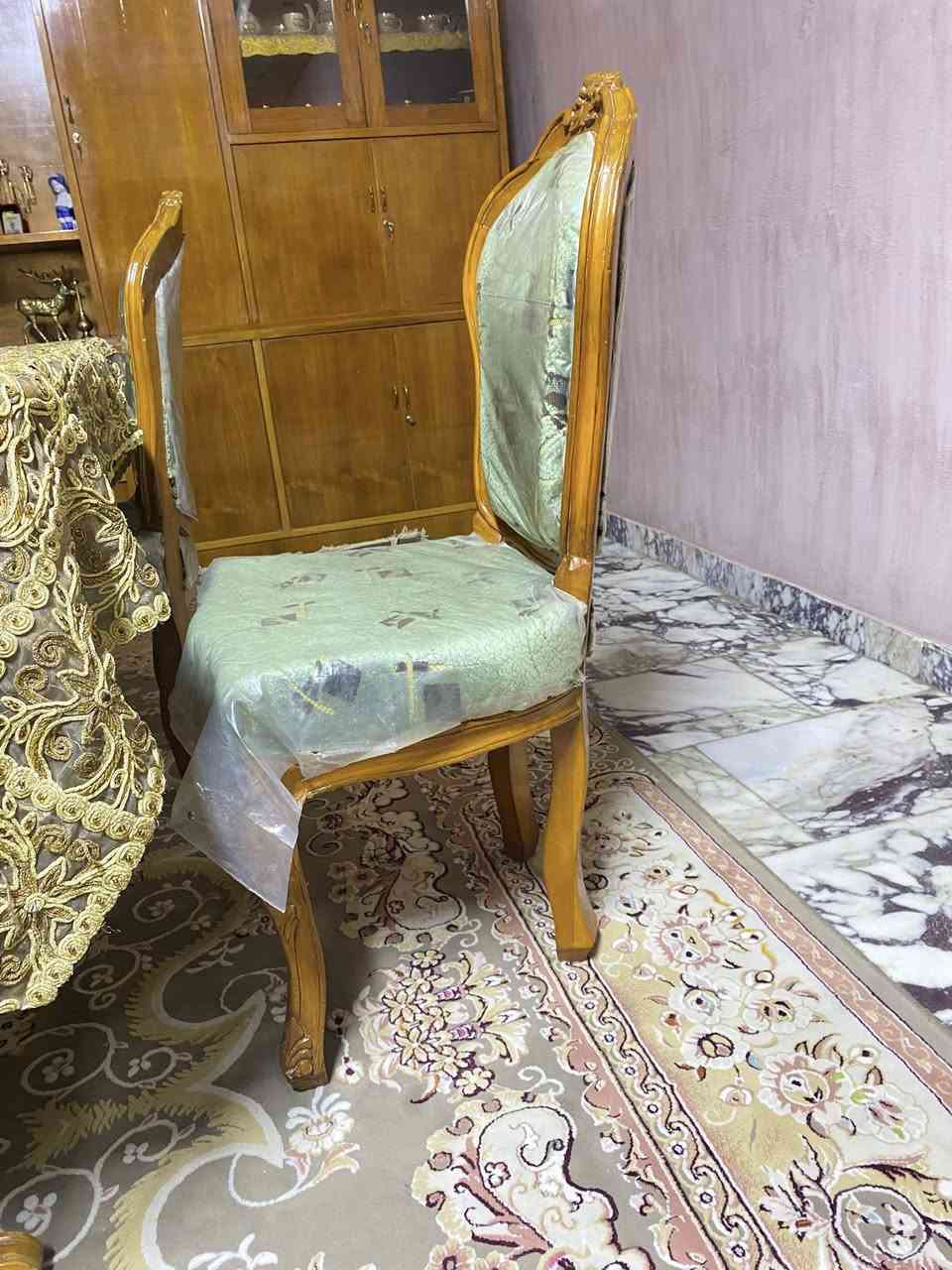 السلام عليكم ..ميز عرض صالات درجة اولى خشب زان السعر ٧٠٠ الف..غير مستخدم تماماً..للاستفسار الاتصال ع الرقم ***********
