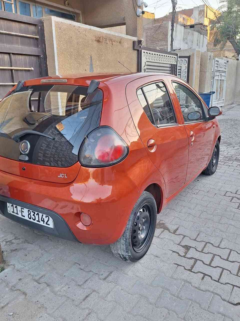 سلام عليكم جيلي باندة موديل ٢٠١٣ رقم يغداد باسمي كير اوتو محرك نضيف جداا تخم تاير دواخل حلوة صدر جديد سيارة عاة ايدي استعمال بيت مصبوغة عام اثر جراد والصور قبل لا تنصبغ موجودة بلنشر للبيع والمراوس  السعر ٤٨ وبيها مجال قليل مكاني بغداد زعفرانية للاتصال ***********
