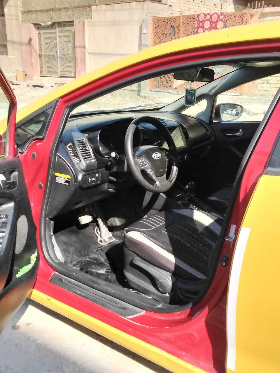 سلام عليكم كيه فورتي 14 وارد امريكي 
حادث سرقة بنيد وجملغ 
سياره مامعيوده صبغه اوله 
سياره بسمي مكينة جديدة هسه شادهه ب13ورقه
تخم تاير جديد اي نقص مابيها
مكاني بغداد البلديات 
عرضهه/105 وبيها مجال بسيط
رقم الهاتف/***********
