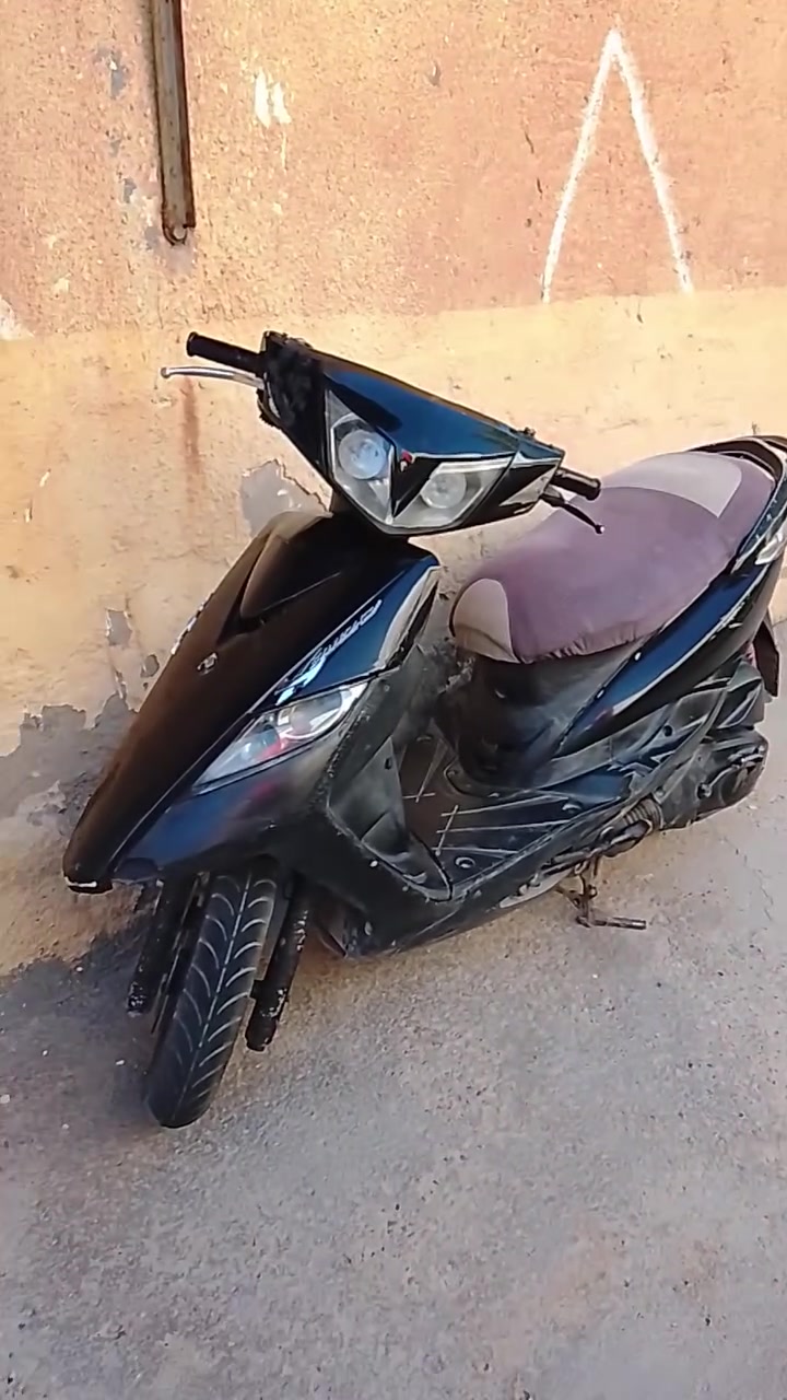 سلام عليكم مرخصة ابو اكروب اخوان للبيع دراجه ناريه ثعلب مضلع سوداء لون سرعه ١٤٠ صلنصه ام صوت كاتم الصوت بيه محركه شغال هورن شغال سلف شغال هندر شغال اشاير يمنه يسره شغاله اكلوب أمامي شغال ابو الوان مختلفه كامله مكمله السعر ٤٥٠ الف وبيه مجال حك الجيه مكاني بغداد الدورة عرب اجبور تجي تفحص تقتنع يلا ابيع هذا رقمي الأثير لتواصل معي *********** ملاحظه دائما 24ساعه موجود عندي واتساب او اتصل على الرقم الموجود اوك
