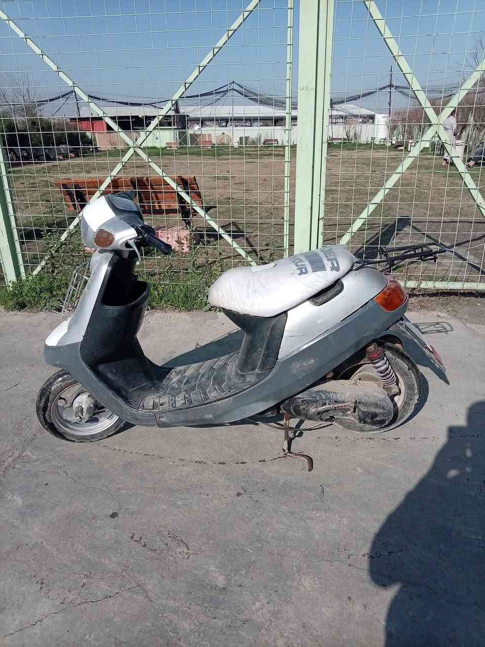 للبيع مكينه بستن فقط لا غير
شاصي شرط سلف شغال شرط بس باتري ضعيف
200 وبيه مجال حك جيتك تواصل خاص او ***********
